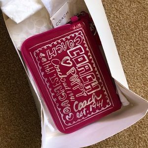 Pink Coach poppy wristlet NEW IN BOX! NWT vintage